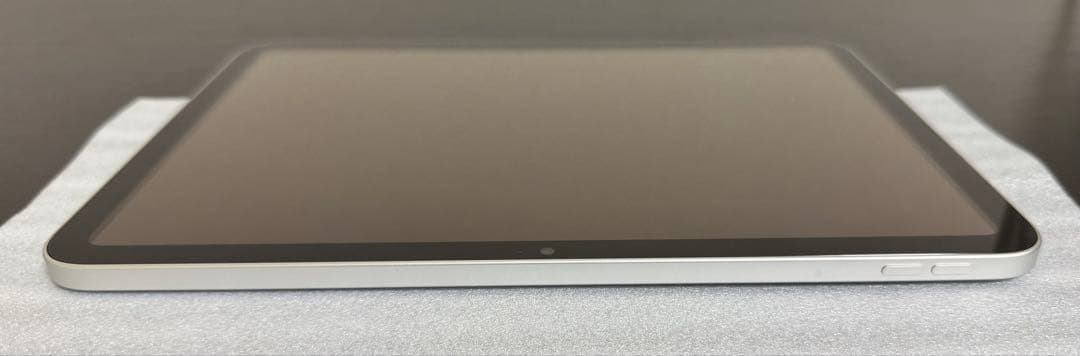 iPad A16 128GB Wi-Fi 充放電0回 バッテリ100%