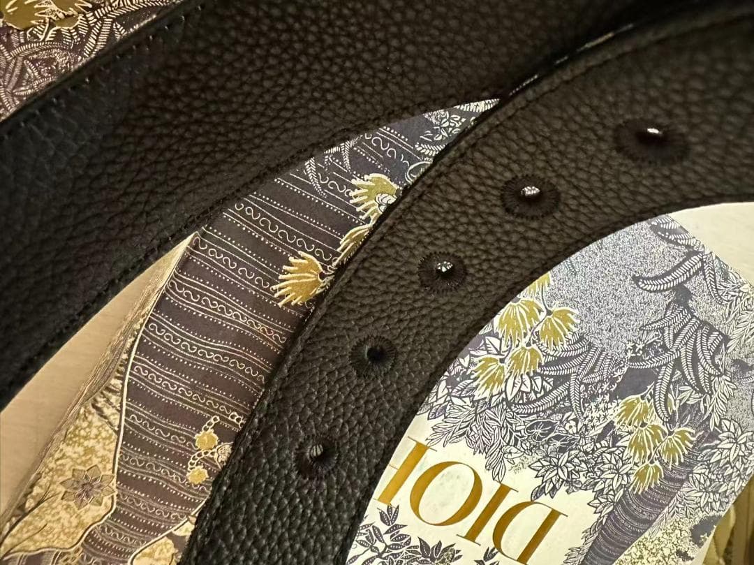 Christian Dior ロゴベルト
