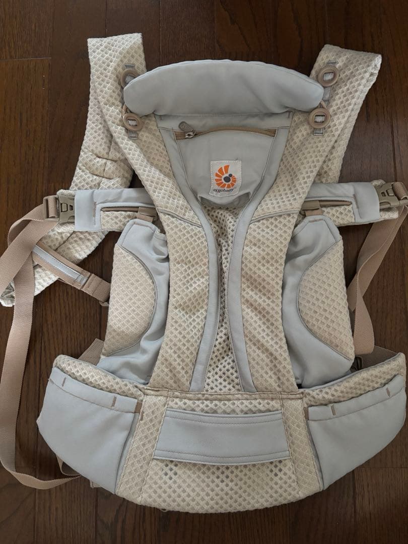 【美品】ergobaby 抱っこ紐 メッシュ ベージュ フリーサイズ