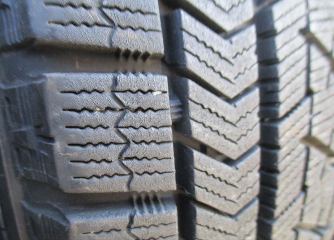 送料無料⭐︎バリ溝⭐︎165/65R14☆BRIDGESTONE☆VRX☆4本☆