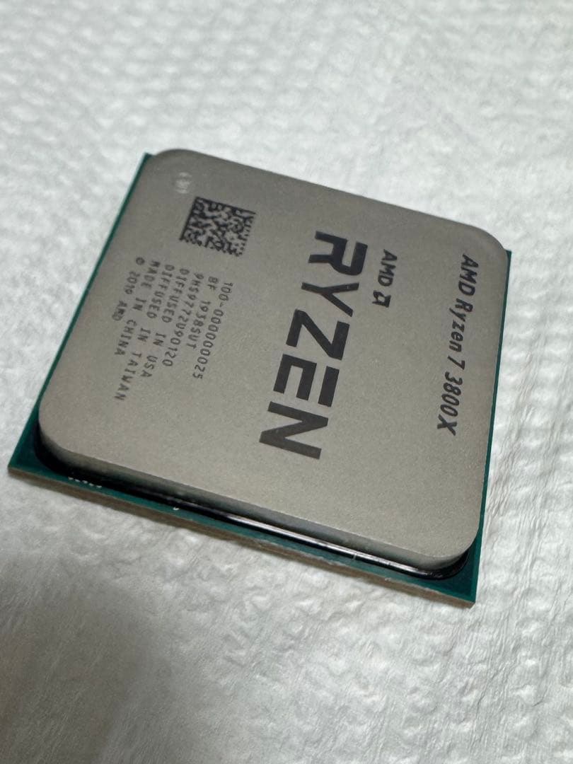 AMD Ryzen7 3800X CPU本体