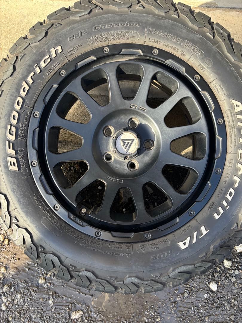 DELTA FORCE OVALデルタフォース17インチアルミホイール4本セット