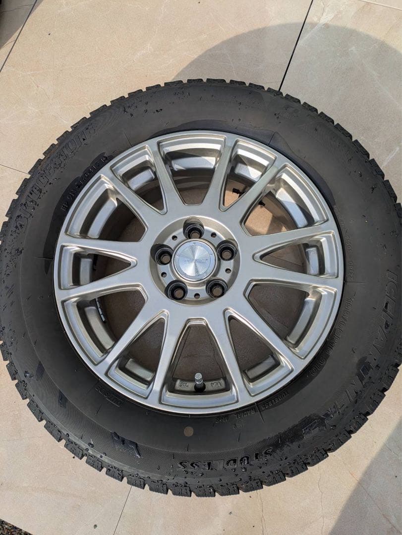 【早い者勝ち‼︎】プリウス他スタッドレスタイヤホイール付195/65/R15 4本