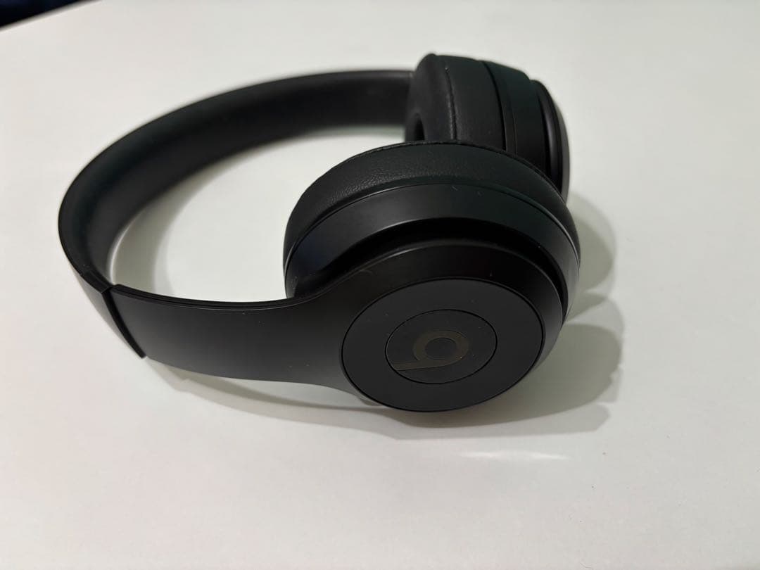 Apple Beats ワイヤレスヘッドホン ケース付き