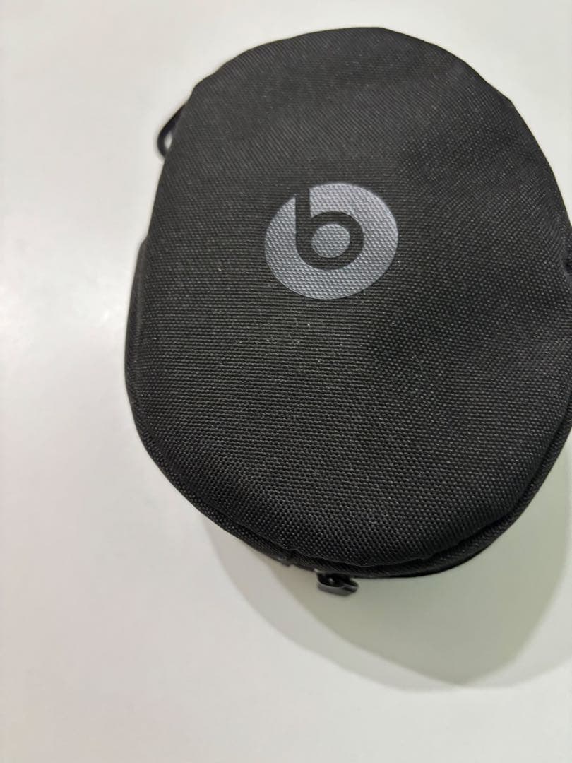 Apple Beats ワイヤレスヘッドホン ケース付き