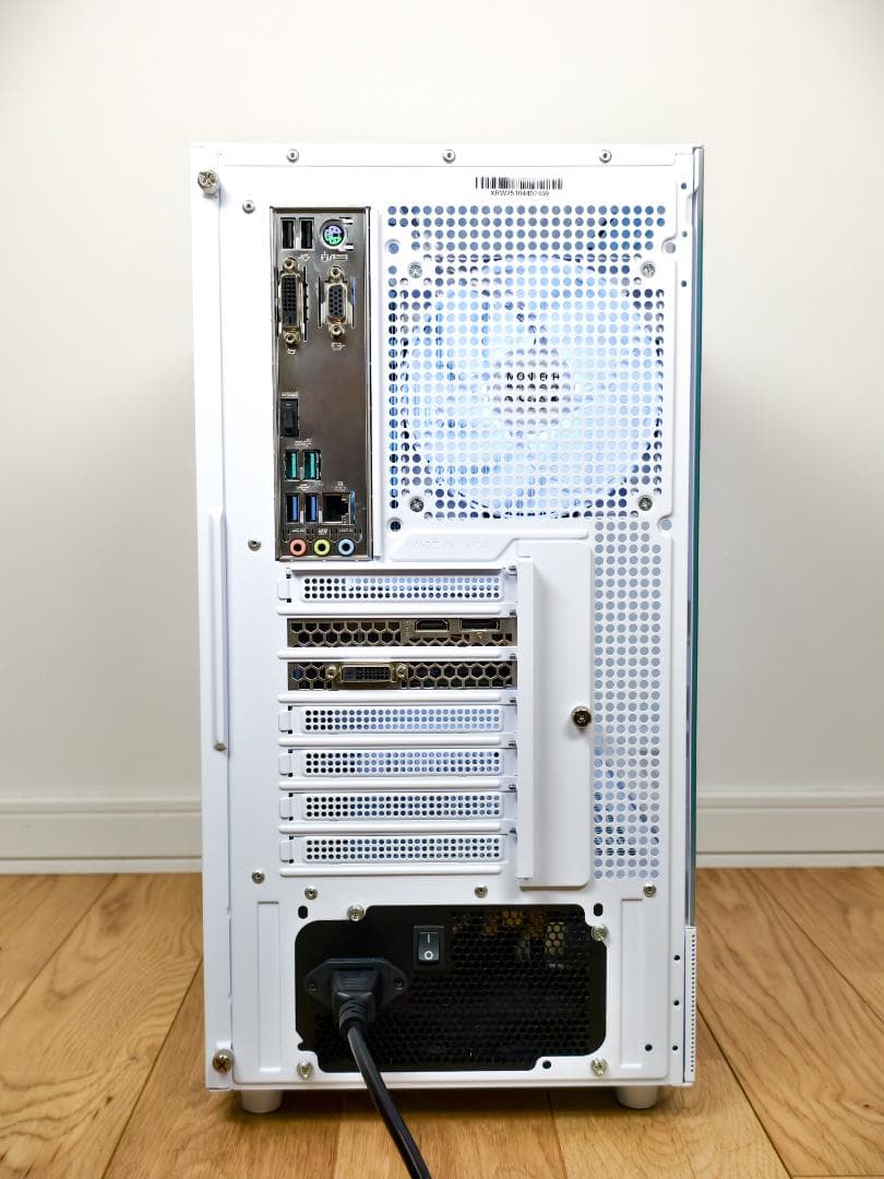 白ゲーミングPC RTX2060 i7-8700 新品ケース