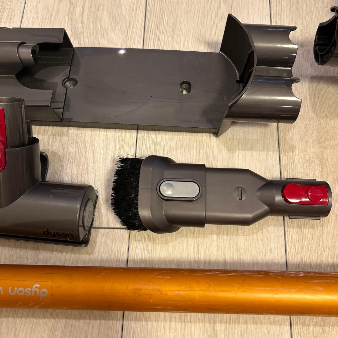 【稼動品】ダイソン 掃除機 dyson V8 fluffy SV10コードレス