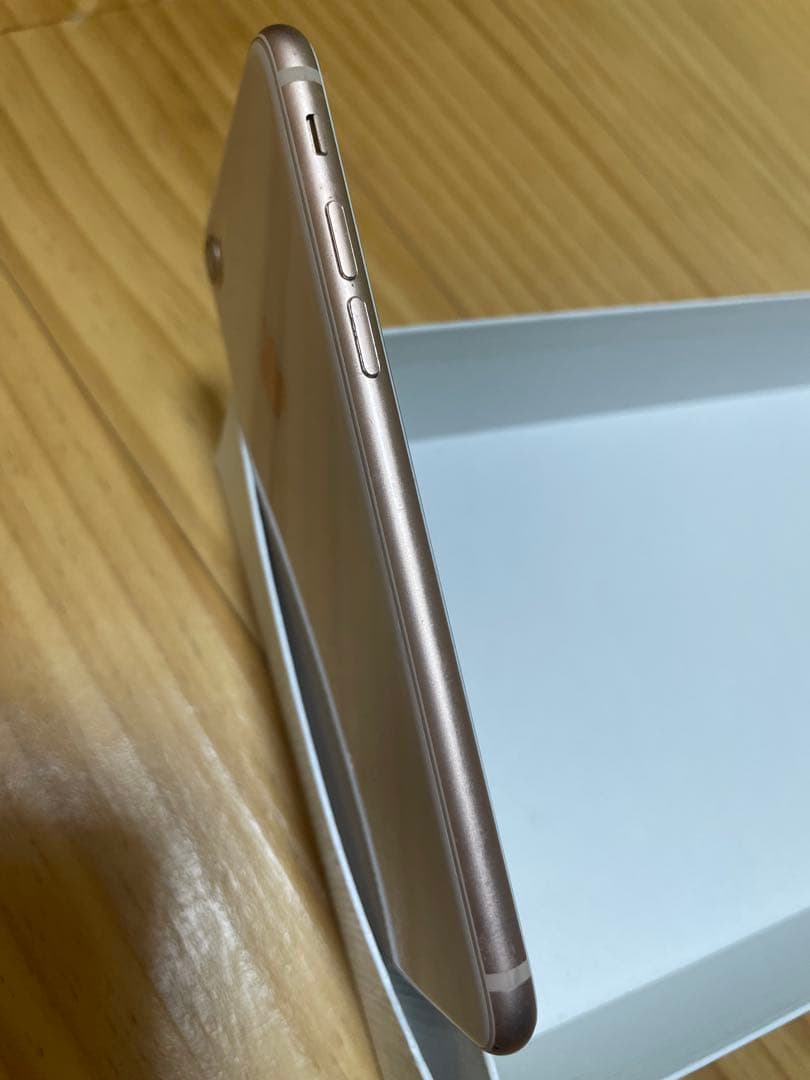 iPhone 8 ピンクゴールド
