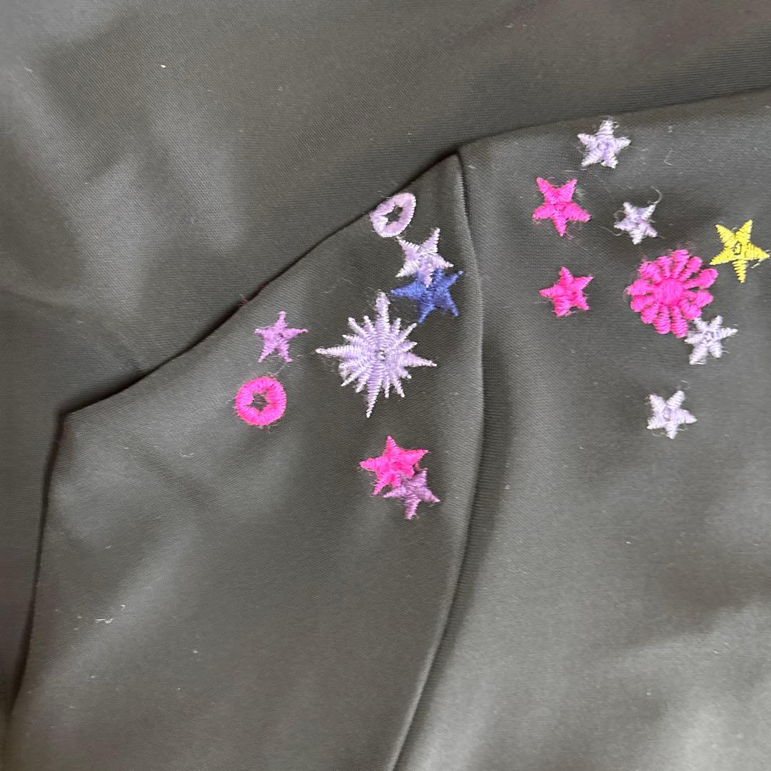 【未使用に近い】✨トクコプルミエヴォル✨黒地鳥刺繍アップリケ裾フリルワンピース❣️