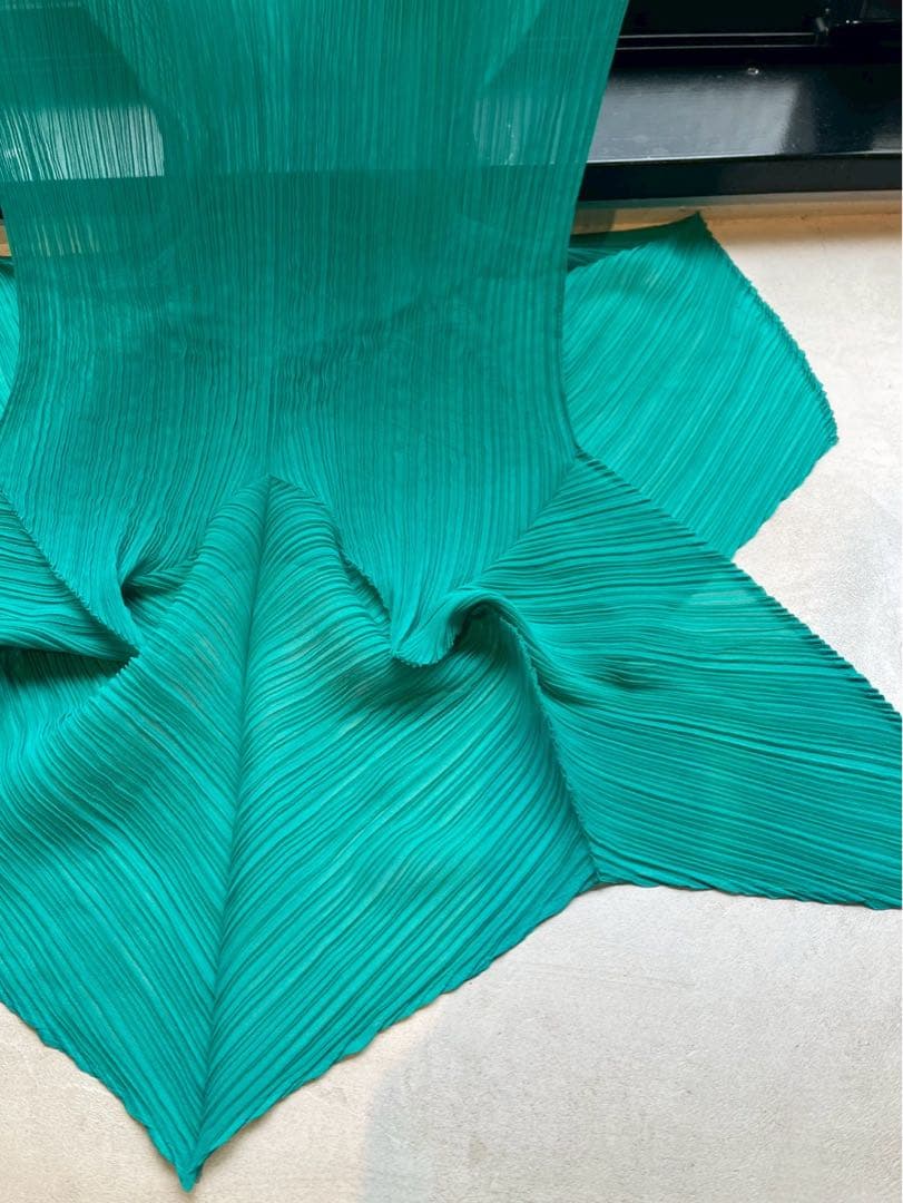【美品】ISSEY MIYAKE イッセイミヤケ ターコイズ ストール