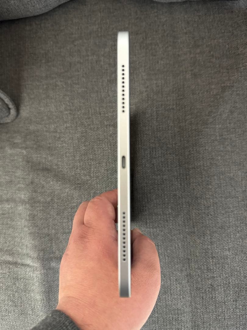 Apple iPad (第10世代) Wi-Fi 64GB シルバー 美品