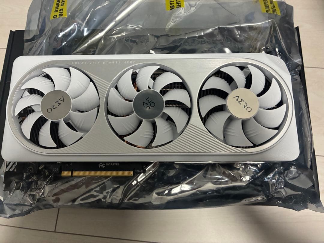 GIGABYTE AERO OC 12G GEFORCE RTX 4070 中古