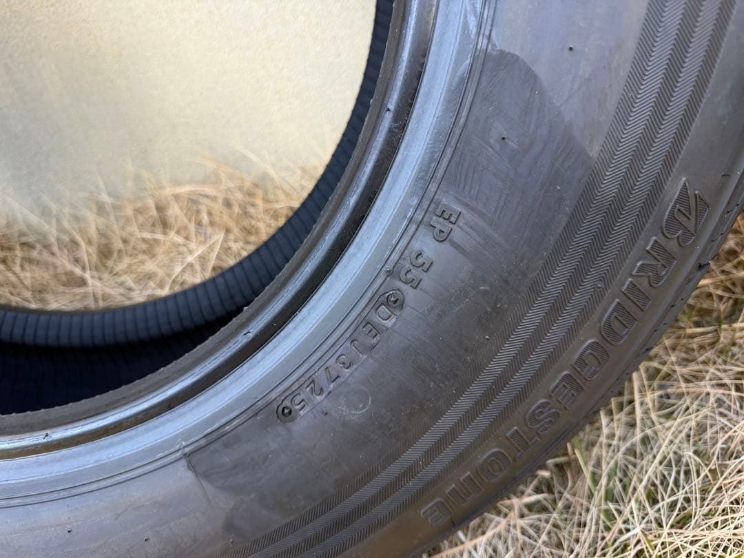 ②ハイエース 新車外し タイヤ 195/80R15 107/105S LT