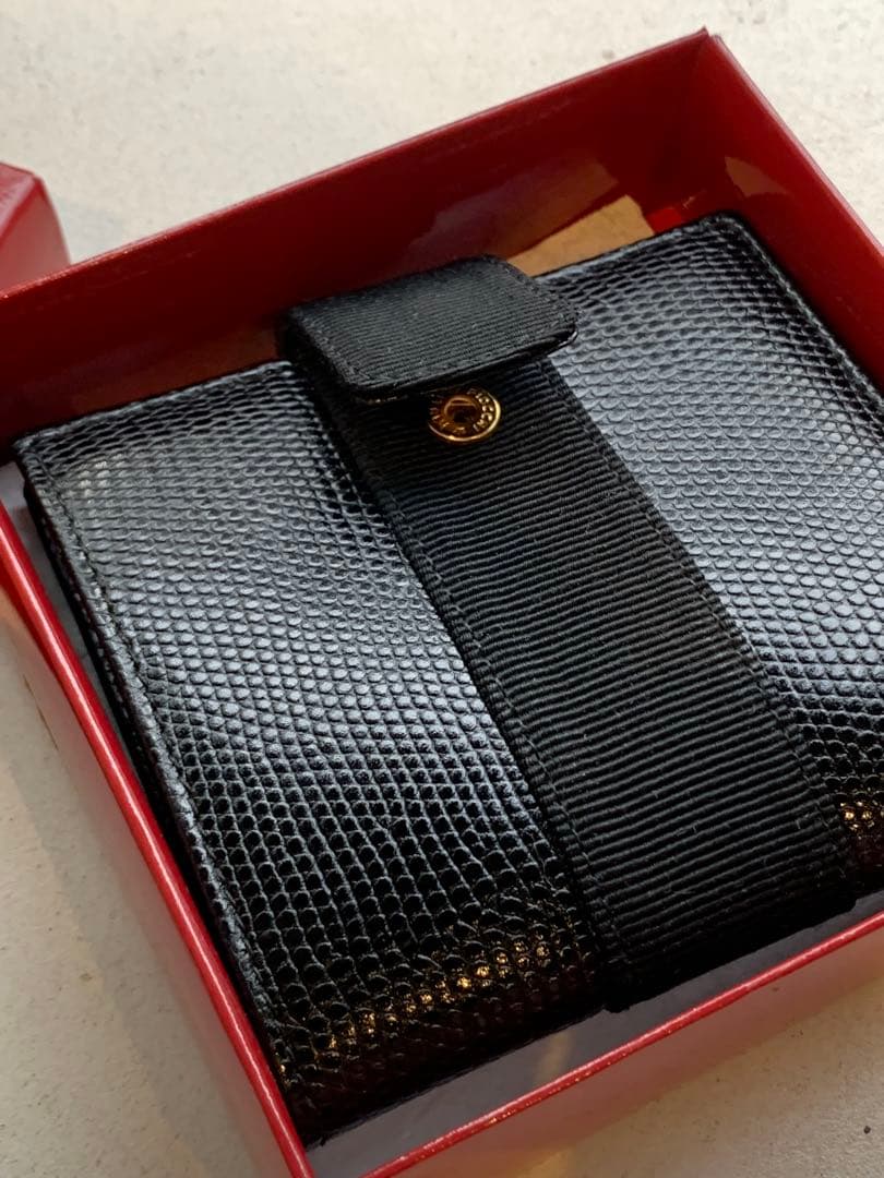 【専用】Salvatore Ferragamoヴァラ 折財布 型押しレザー