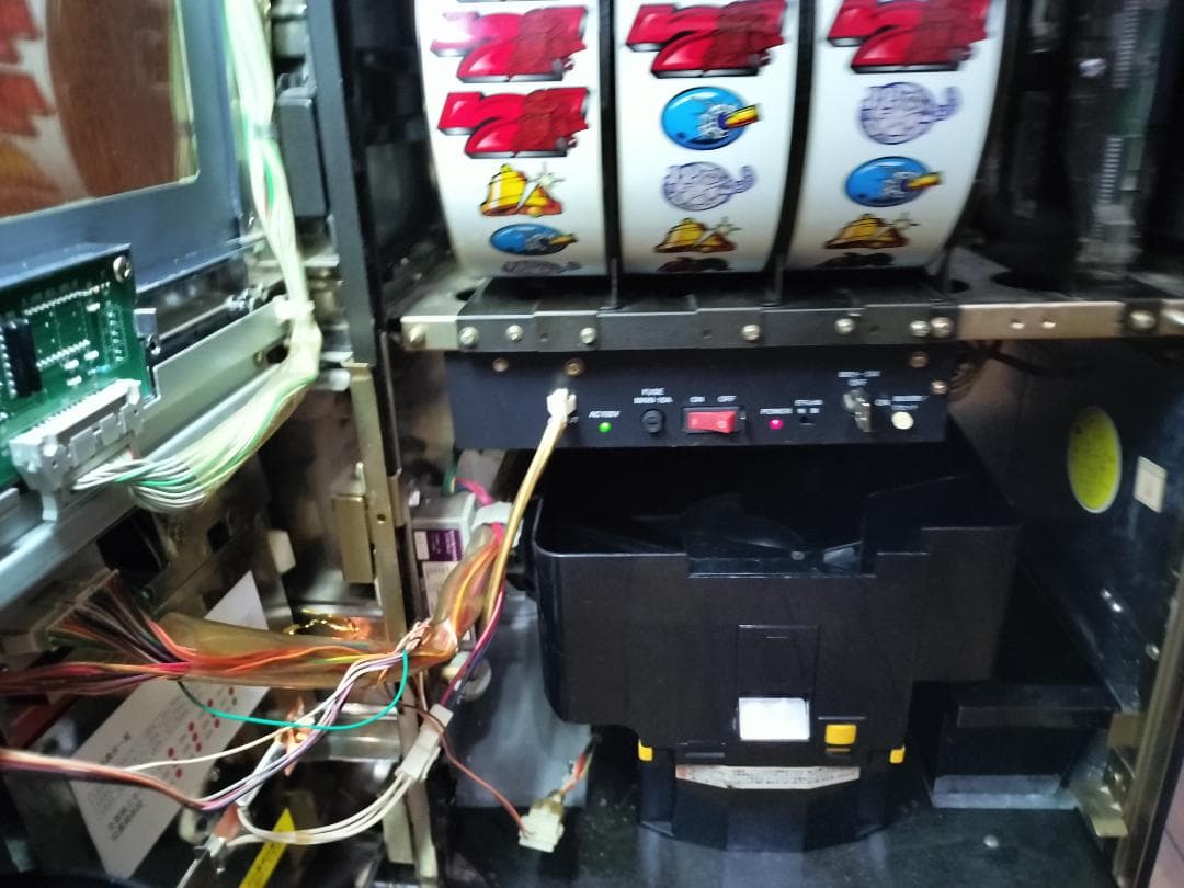 【oki01】平和★主役は銭形【不要機付き】４号機・希少台・人気台