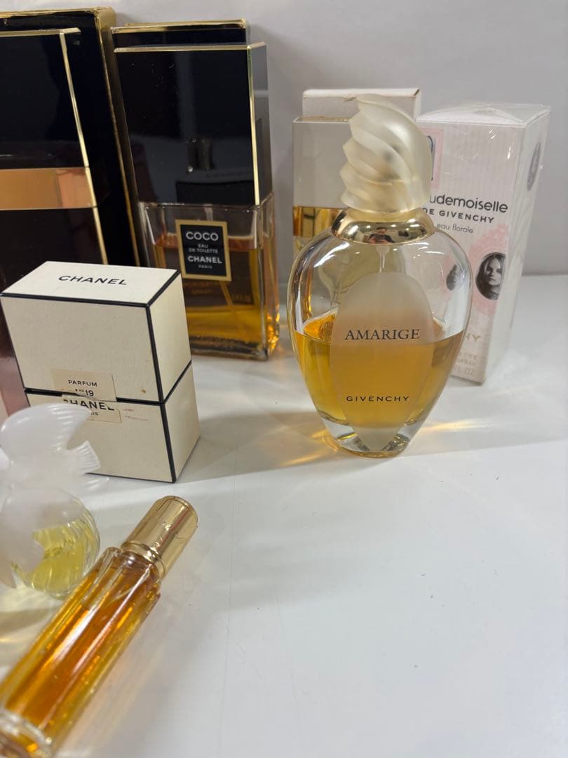 s*u様 シャネル Guerlain ミニ香水セットと香水まとめ売り