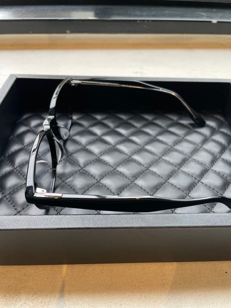 【極美品】OWNDAYS BACK in BLACK CM/広告着用商品
