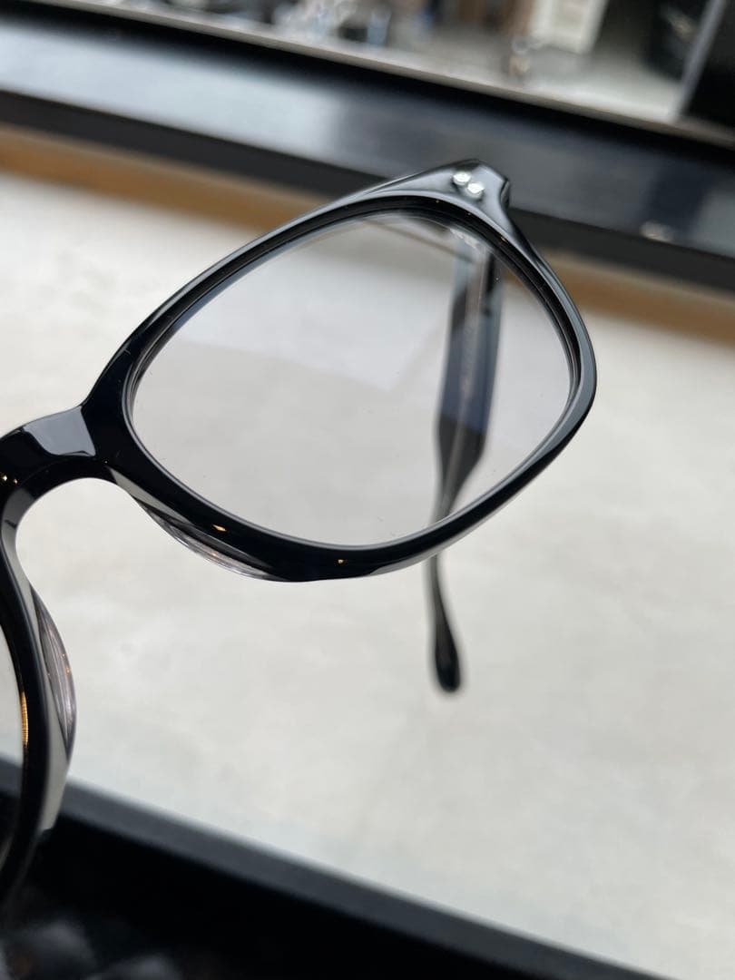 【極美品】OWNDAYS BACK in BLACK CM/広告着用商品