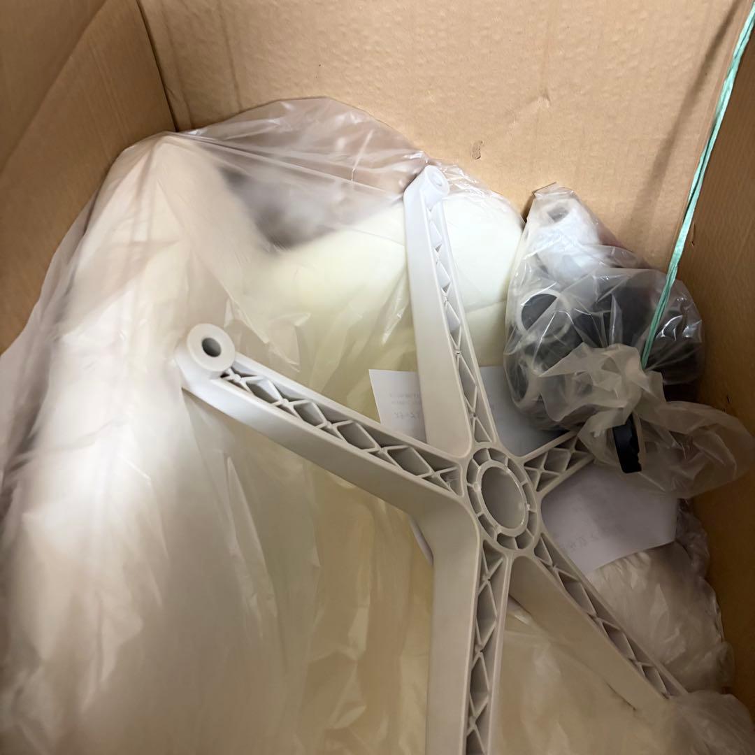 お買い得‼️ オフィスチェア デスクチェア 白 北欧 椅子 回転 パソコンチェア