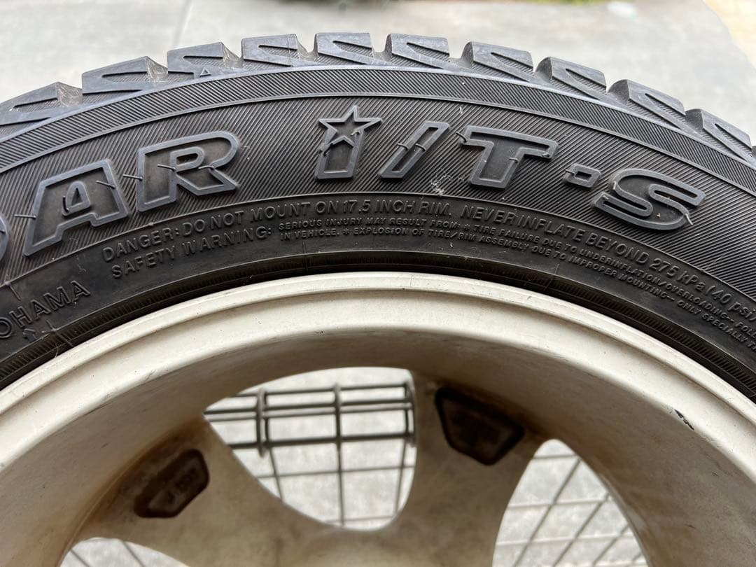 トヨタ GEOLANDAR I/T-S 17インチ スタッドレスタイヤ