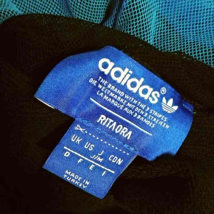 adidas × Ritaora コラボパーカー