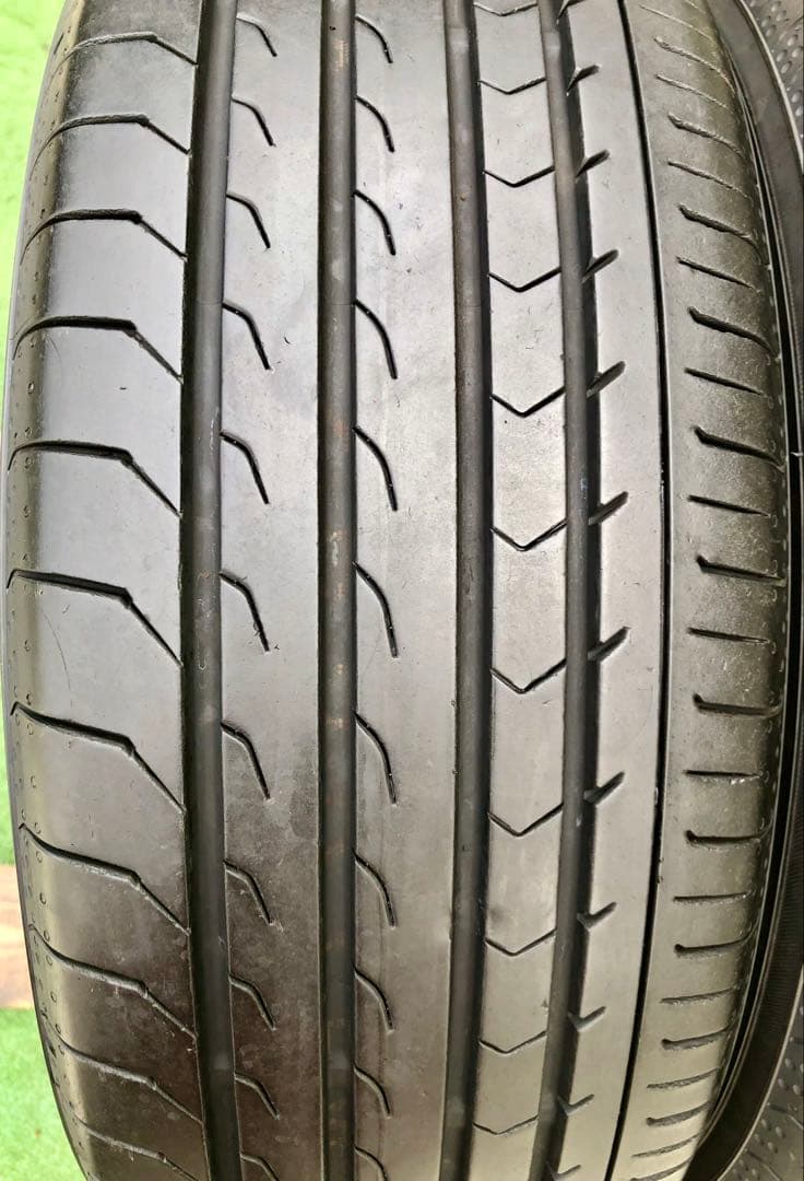 215/60 R16 YOKOHAMA BluEarth RV03ラジアルタイヤ