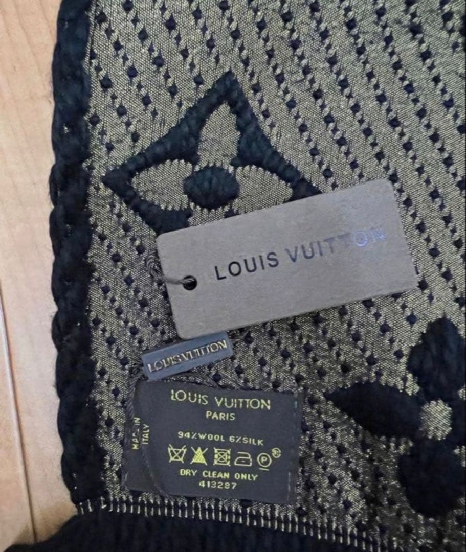 新品　LOUIS VUITTON マフラー シルバー&ブラック　モノグラム
