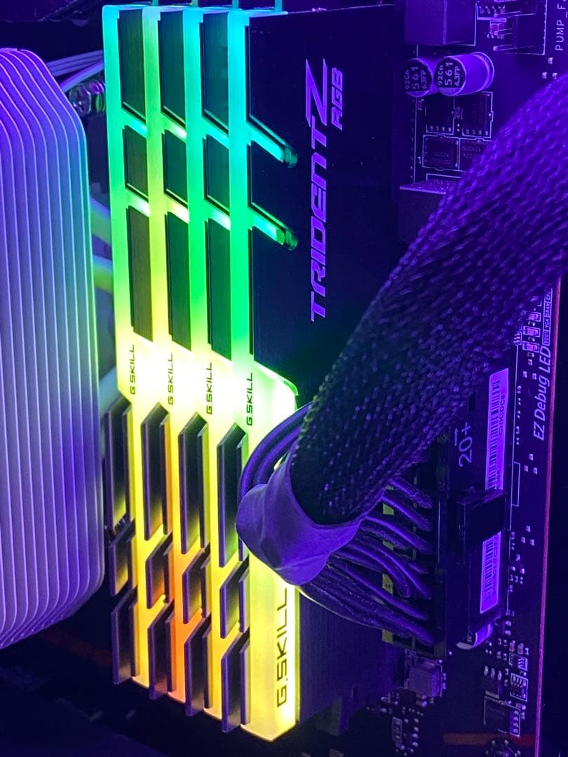 メモリー G.SKILL TRIDENT Z RGB DDR4 32GB 3200MHz