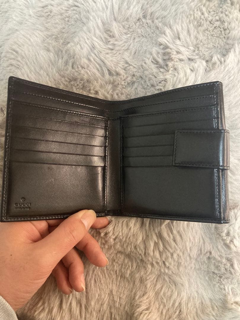 GUCCI ブラックレザー 二つ折り　シリアル有り