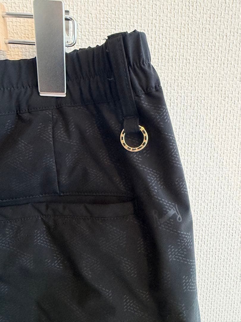 レザレクション冬用フード付き黒ジャケット ×パンツ