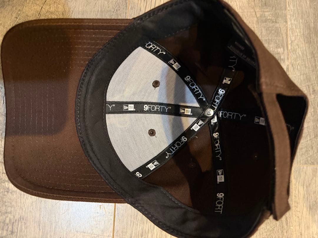 LÝFT × NEW ERA 9FORTY LYS LOGO - BROWN