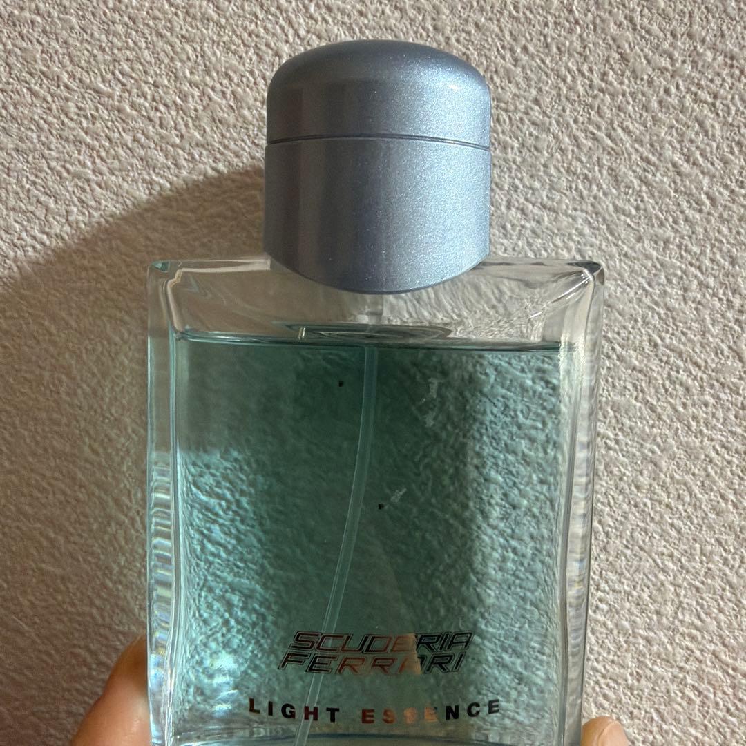 【廃盤商品】フェラーリ スクーデリア ライトエッセンス EDT 125ml 香水