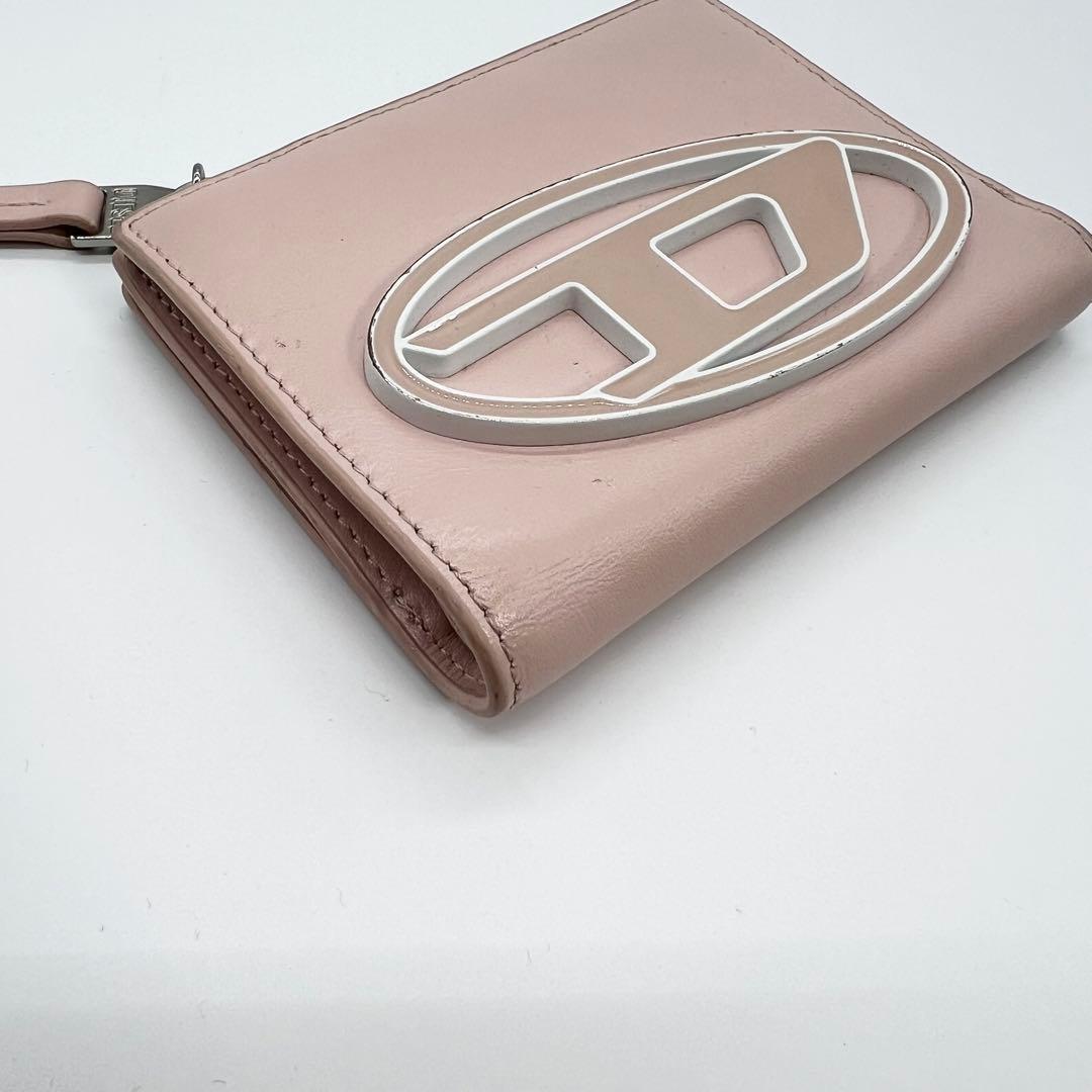 美品✨ディーゼル　ミニウォレット　二つ折り財布　Dロゴ　メタルロゴ　ピンク