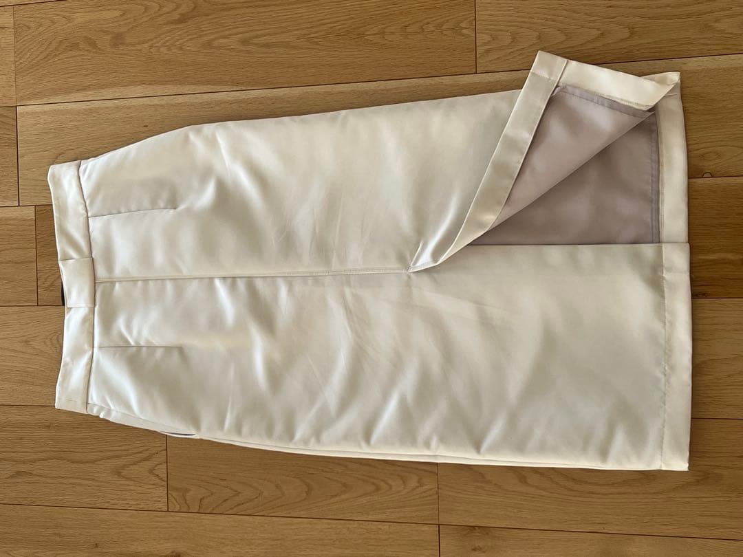 新品未使用　BEAMS Demi_Luxe タイトスカート　サテン
