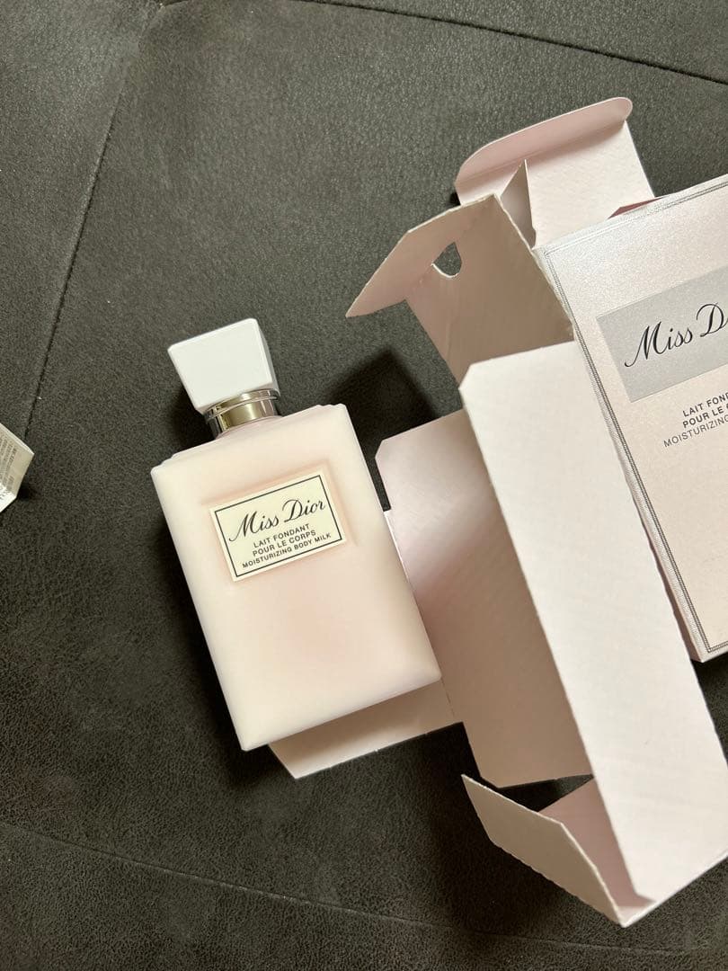 ボディクリーム Miss Dior Body Milk 200ml