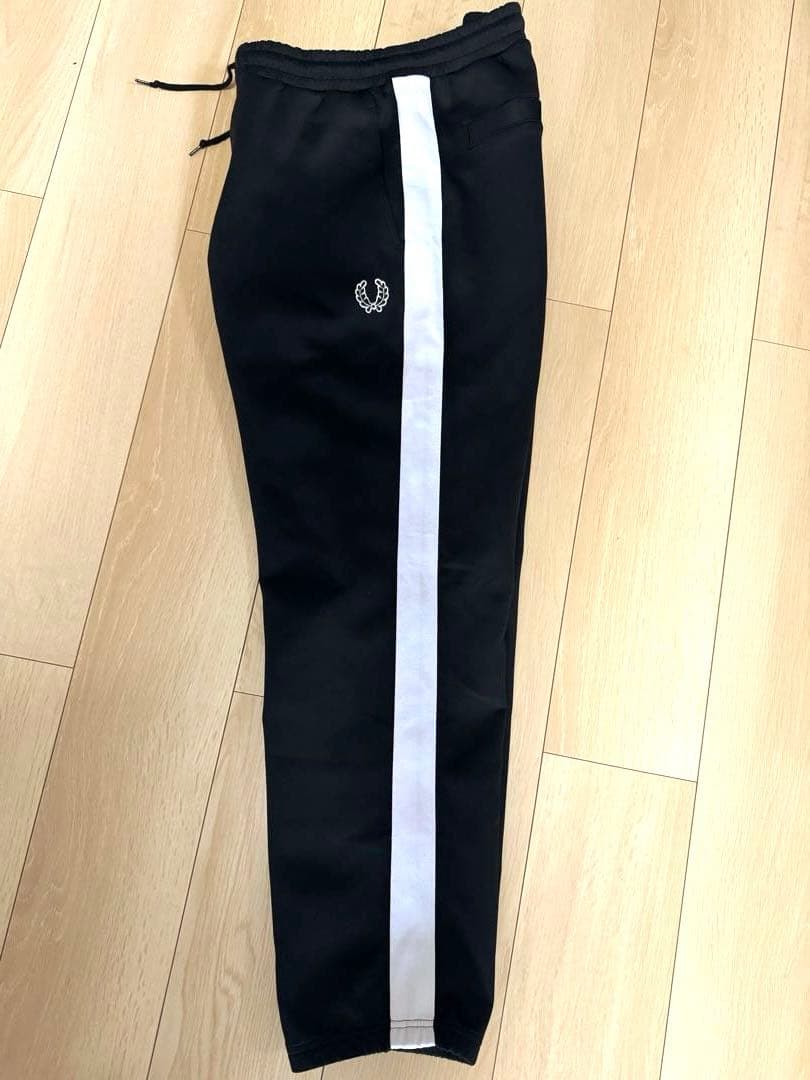 FRED PERRY フレッドペリー　トラックパンツ　ジャージ素材　メンズ　M