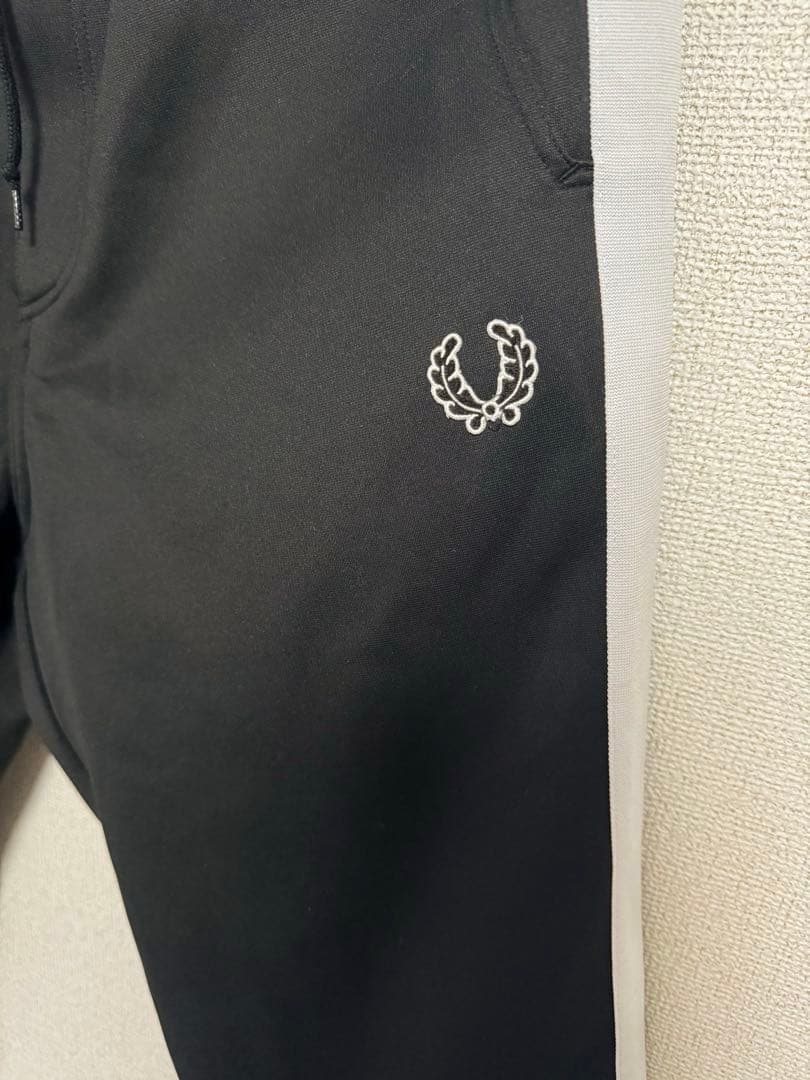 FRED PERRY フレッドペリー　トラックパンツ　ジャージ素材　メンズ　M