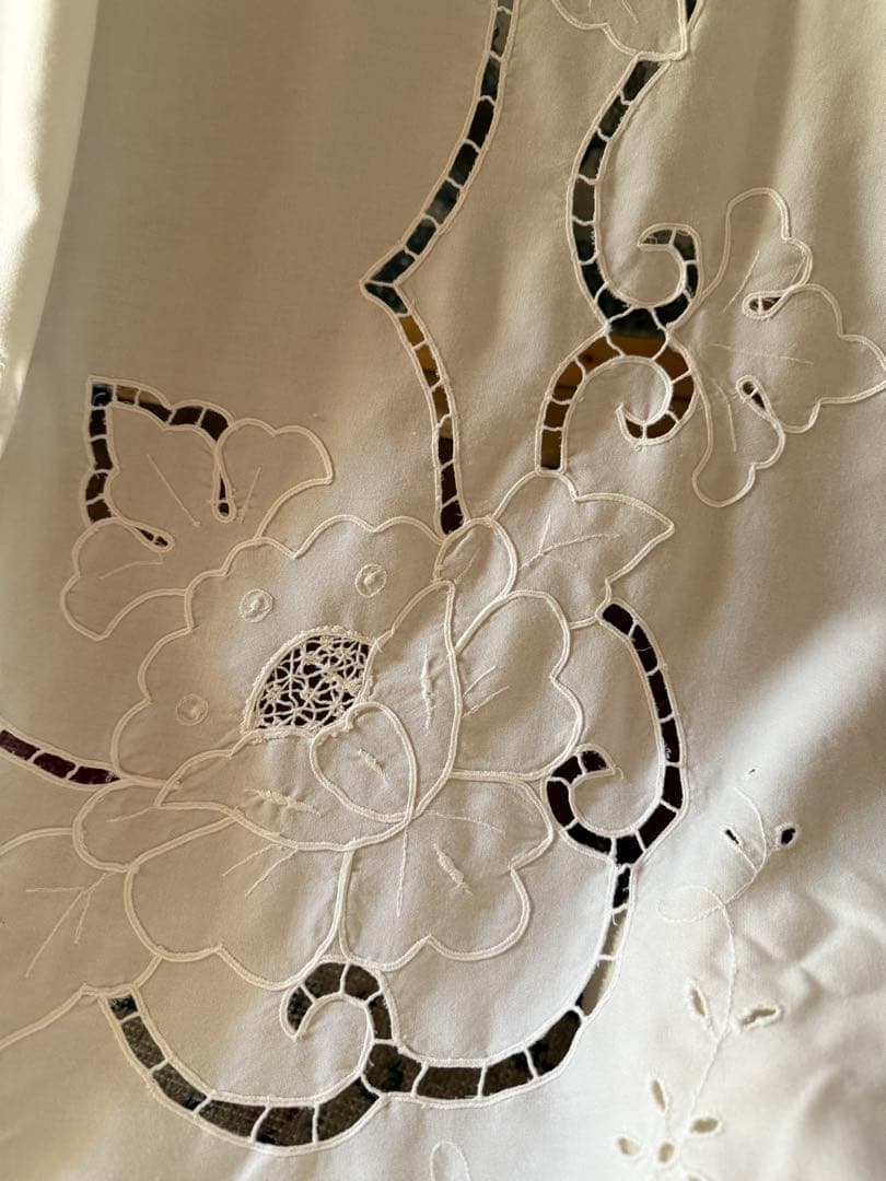 フランスアンティークஐ⋆*花柄刺繍の大判クロス・カーテンにも〜
