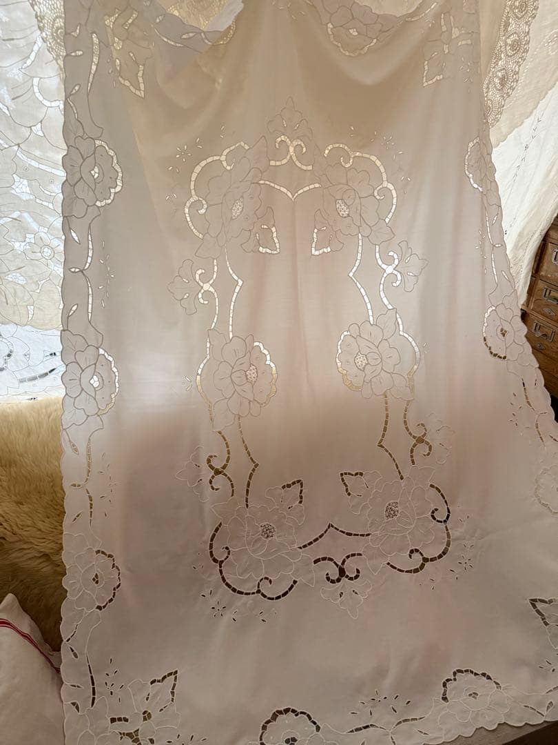 フランスアンティークஐ⋆*花柄刺繍の大判クロス・カーテンにも〜