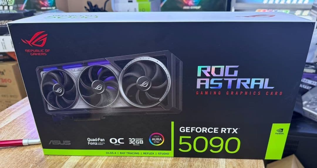 ASUS ROG ASTRAL RTX 5090 新品未開封