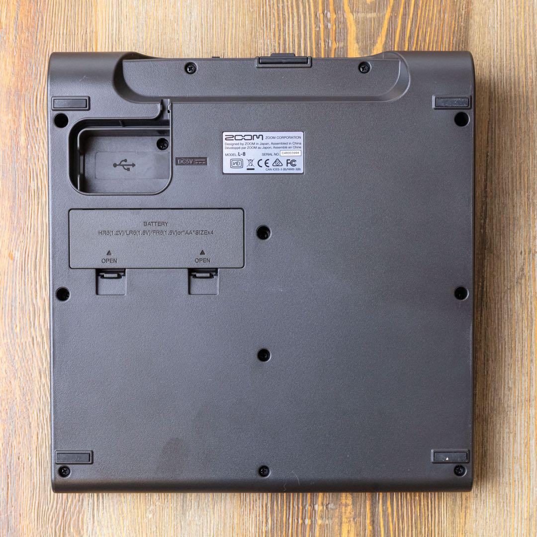 【美品②】ZOOM LiveTrak L-8 8chミキサー/レコーダー