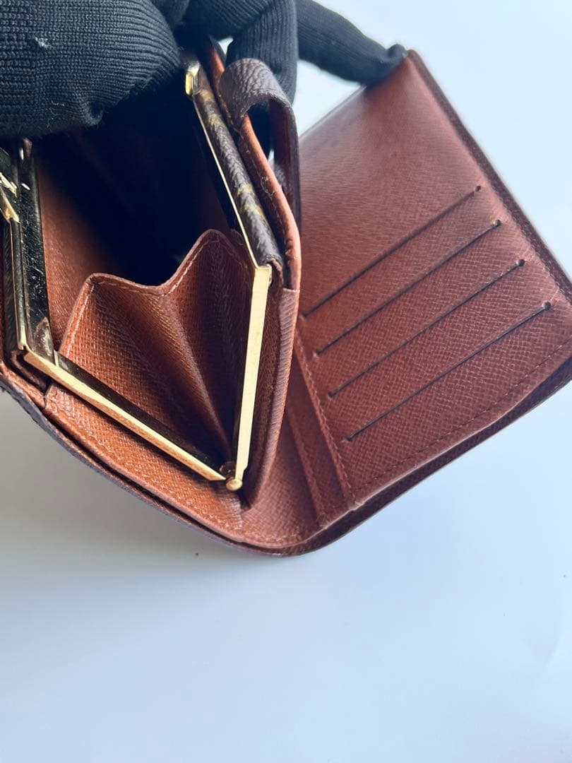 LOUIS VUITTON ヴィトン　二つ折り財布