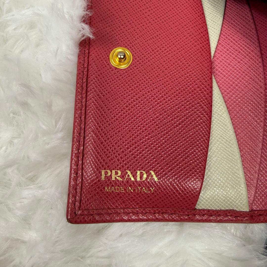 【美品】PRADA プラダ サフィアーノ レザー 二つ折り財布 レディース