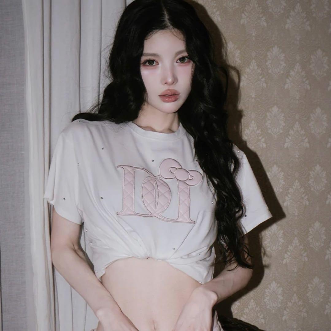 Hello DarichキルティングアップリケビジューTシャツ WHT
