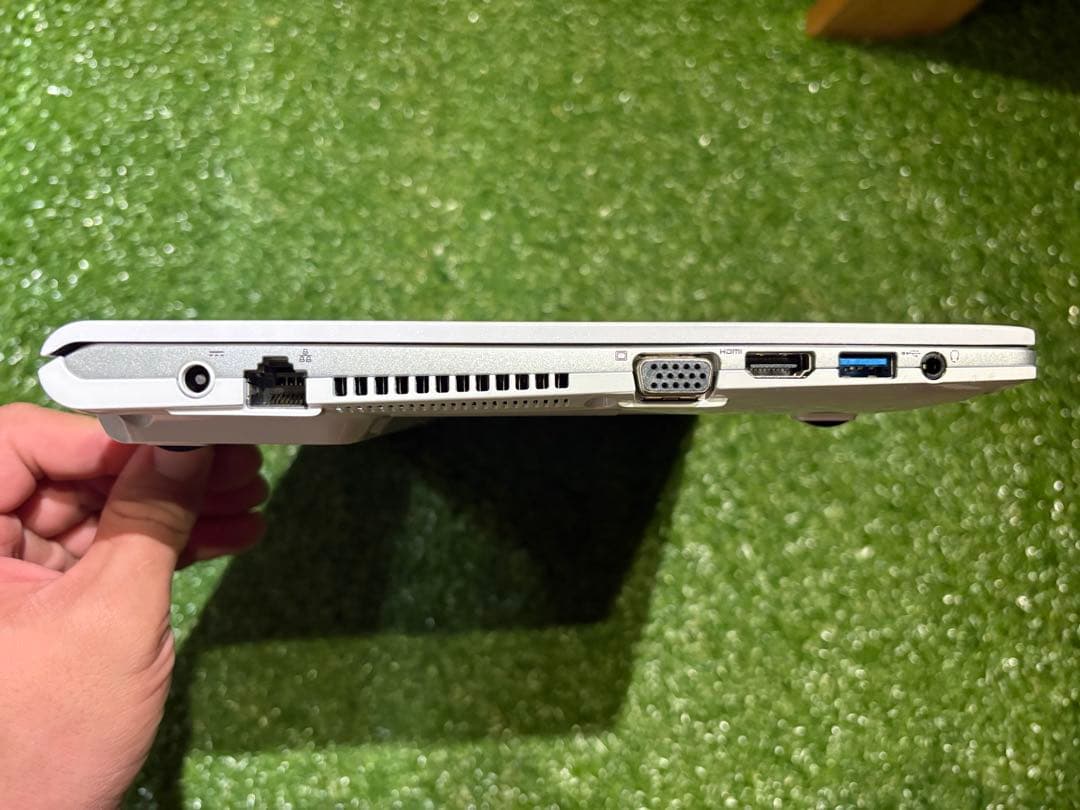 富士通LIFEBOOK SH75/B1 ノートPC 本体