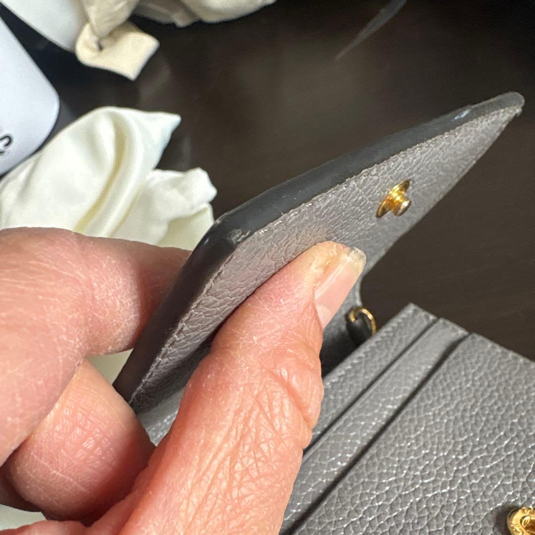 GUCCI グレー 二つ折り財布 GGロゴ