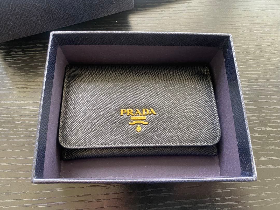 PRADA ブラック 名刺入れ