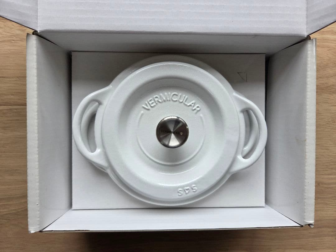 VERMICULAR バーミキュラ オーブンポットラウンド 14cm　ホーロー鍋