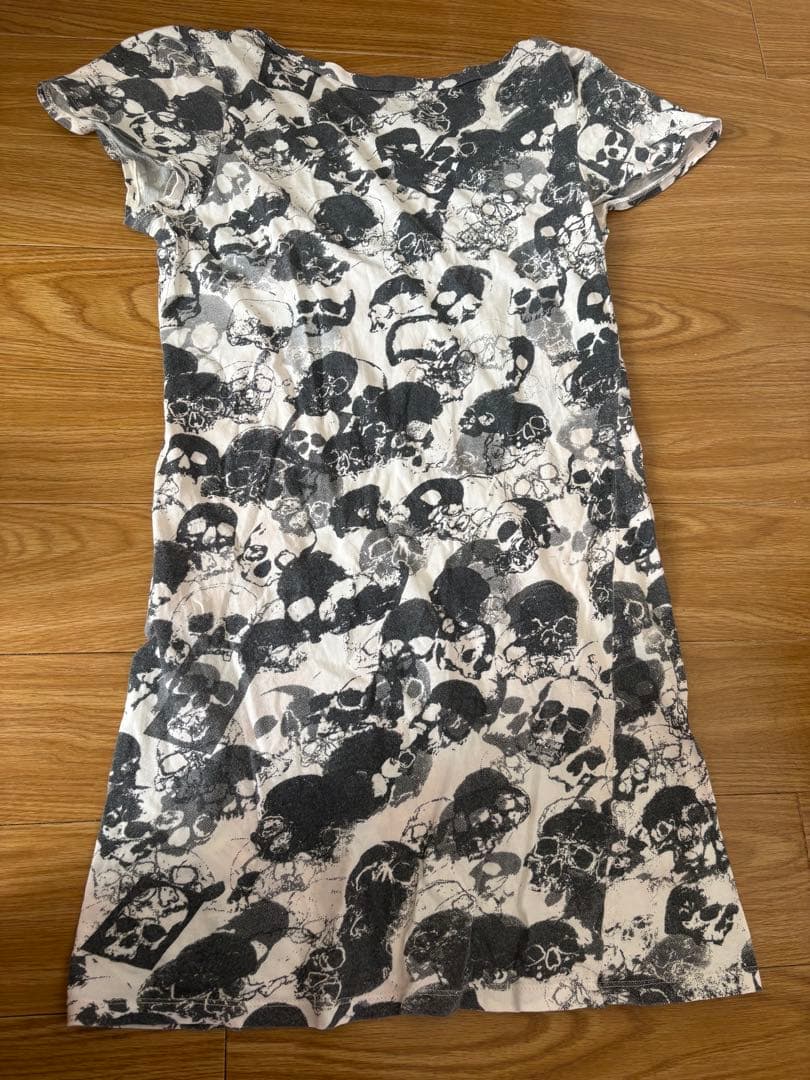 LGB ルグランブルー　スカルプリント Vネック Tシャツ