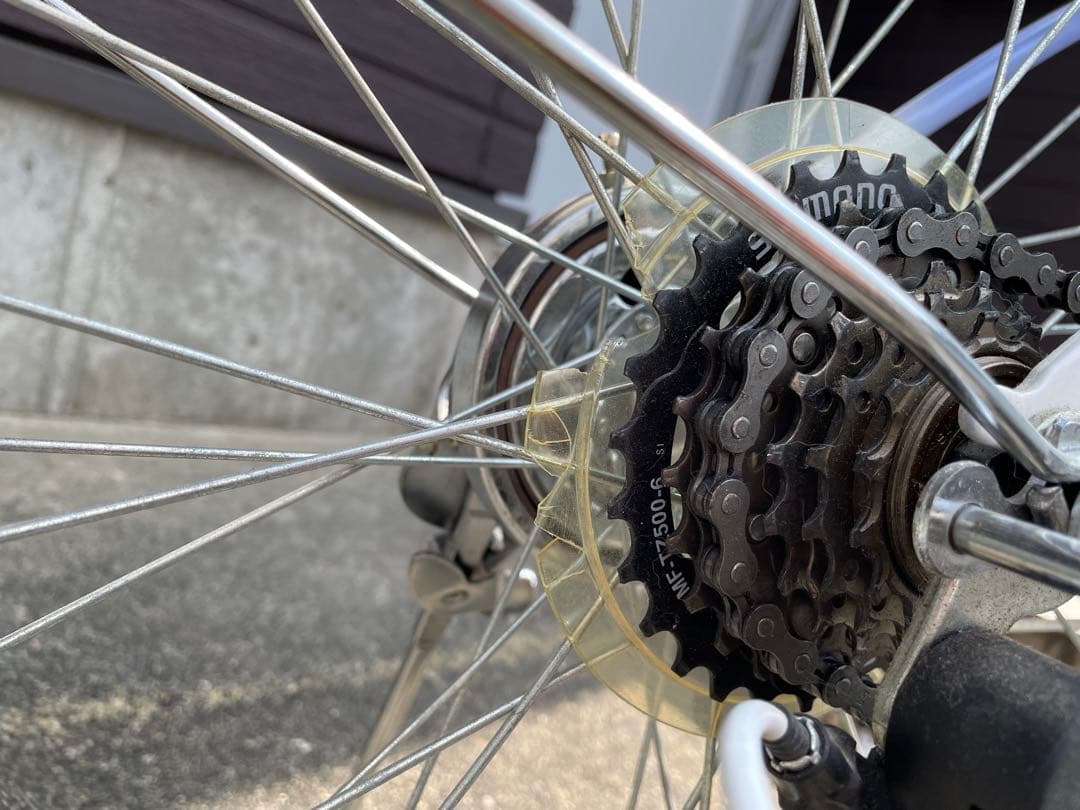 新潟　GRAPHIS 子供用自転車 24インチ ライト　鍵　折りたたみ　女の子